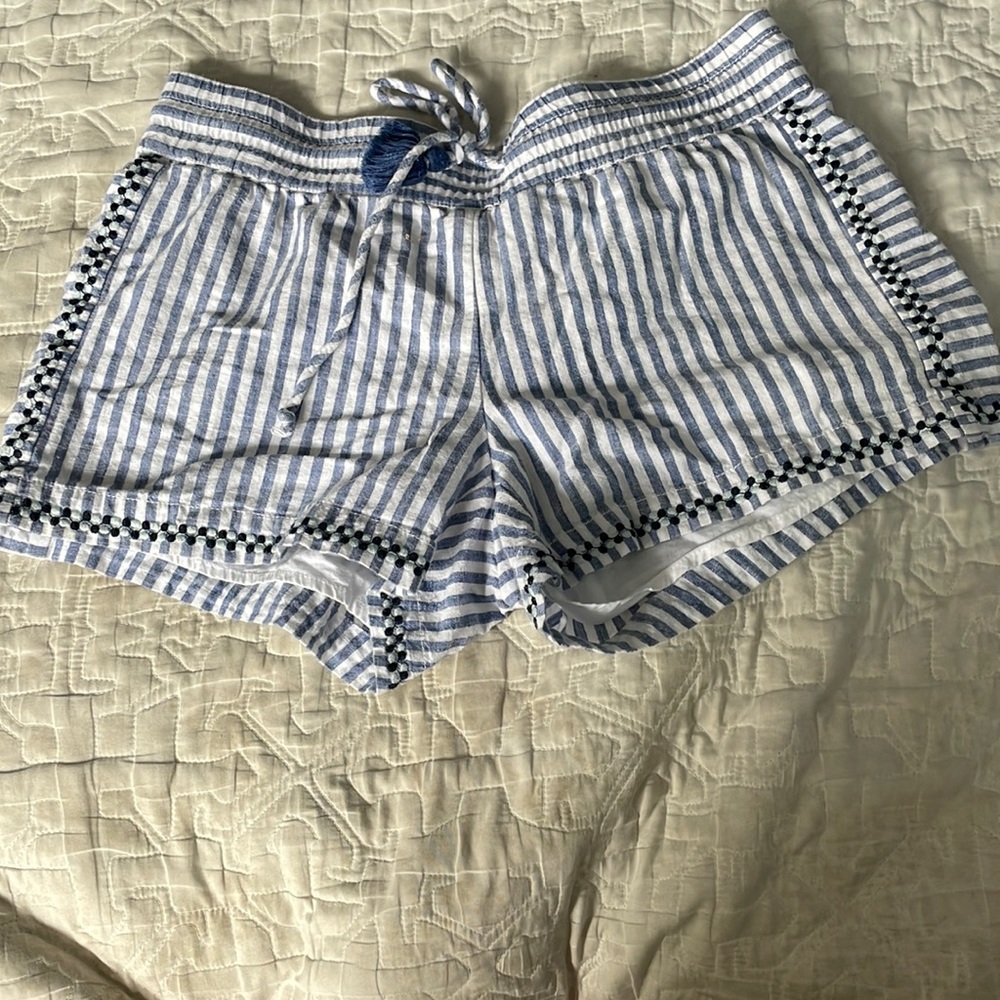Vineyard Vines shorts